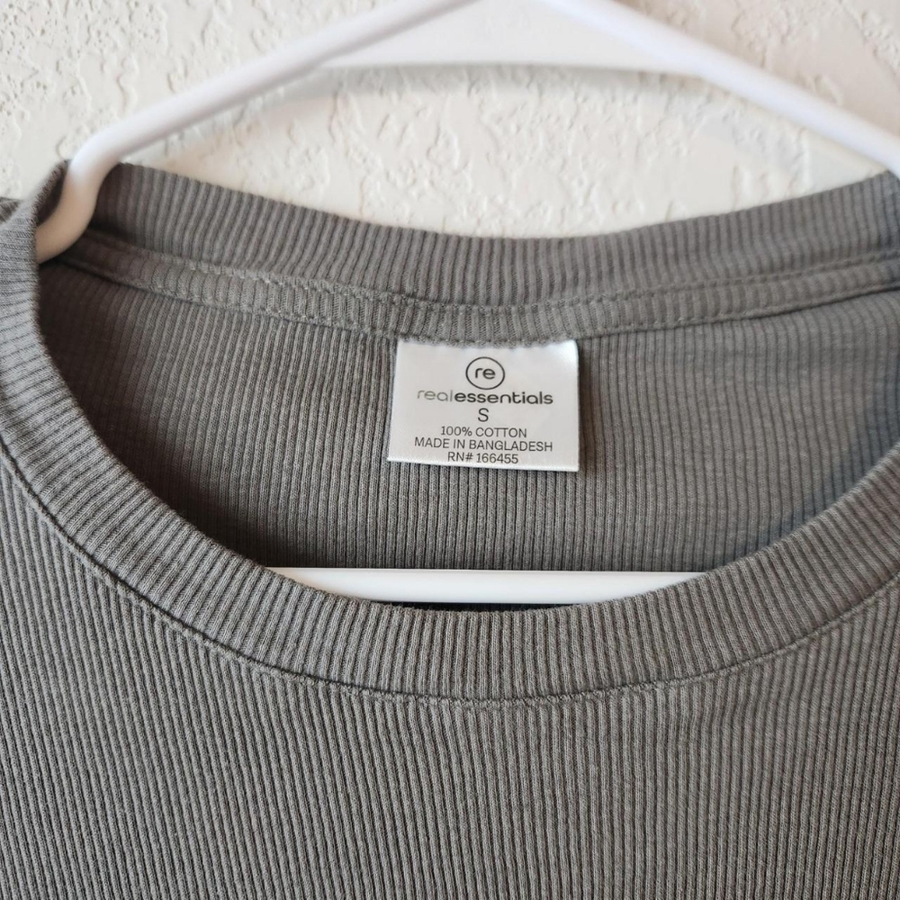 Long Sleeve Cotton Crop - Picture 2 of 3